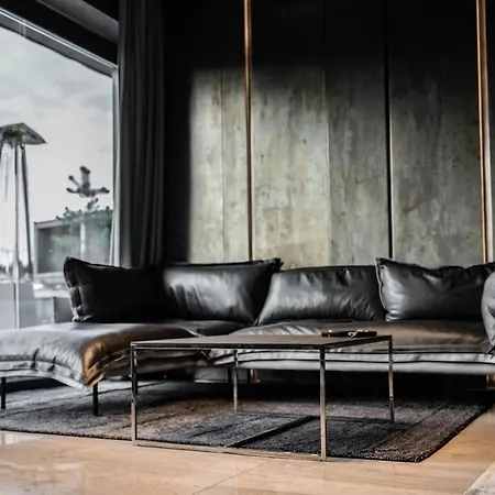 Modern Loft Garage - Mano Jura *